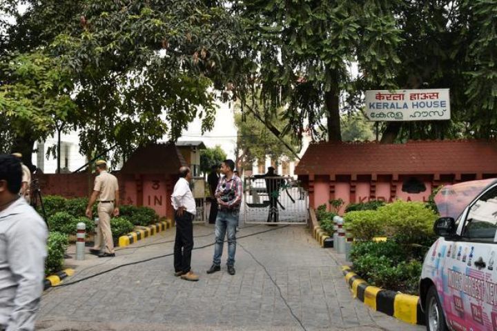 केरल हाउस बीफ विवाद की रिपोर्ट, दिल्ली पुलिस ने किया नियम का उल्लंघन