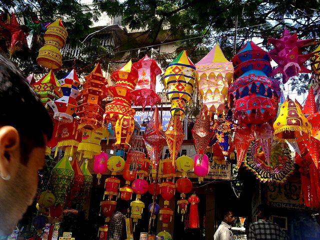 दीपावली पर बाजार हुए गुलजार