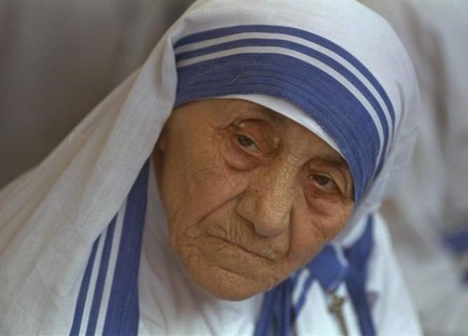 आगामी रविवार को मदर टेरेसा को संत घोषित किया जाएगा