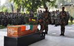 शहीद का हुआ अंतिम संस्कार : 11 दिन में 10 आतंकियों को मारा, 1 को पकड़ा जिंदा