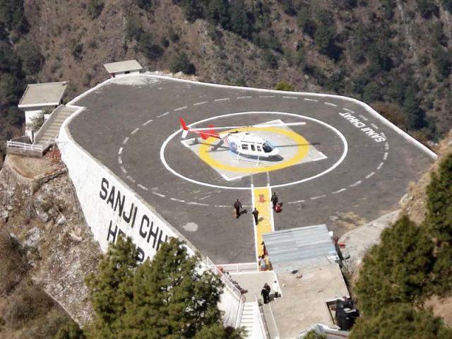 वैष्णो देवी हेलीकॉप्टर सेवा पर बढ़ा हुआ टैक्स होगा वापस , CM ने दिया आदेश
