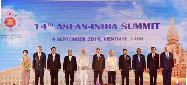 आसियान सम्मेलन में बोले PM मोदी: बंद हो आतंक का निर्यात