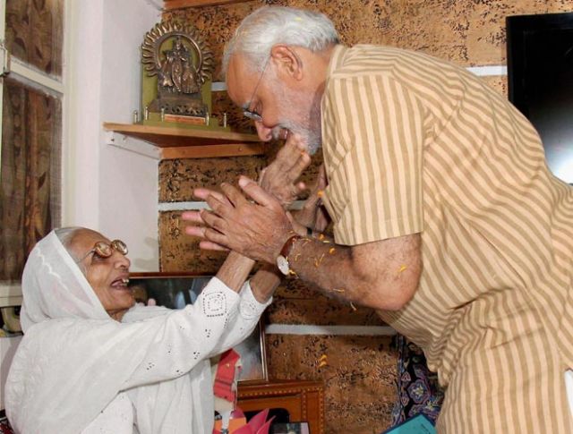 प्रधानमंत्री नरेंद्र मोदी गुजरात में मां के साथ मनाऐंगे जन्मदिन