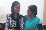 पाक से आई हिन्दू लड़की को मिलेगी मदद, सुषमा स्वराज ने बुलाया अपने घर