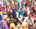 बिहार: शिक्षक की गिरफ्तारी, प्रिंसिपल पर कार्रवाई की मांग को लेकर छात्राओं का धरना