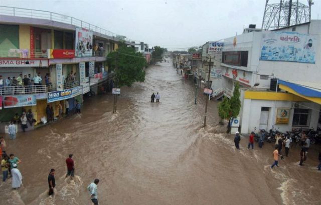 देखिए बारिश की कुछ खूबसूरत तस्वीरे...