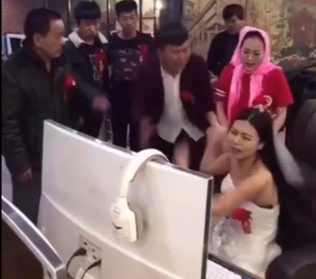 चीन की इस दुल्हन को खींच खींच कर ले जाना पड़ा शादी करवाने के लिए, जानिए क्यों