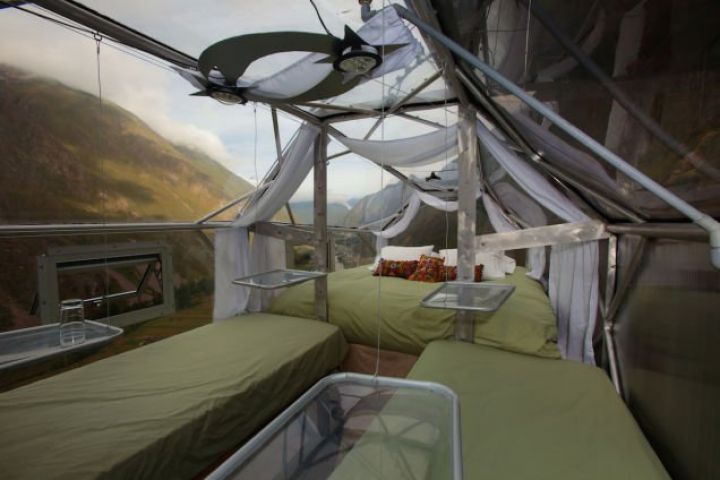 ज़मीन से 400 फीट ऊंचाई पर बना है पेरू का ये Hanging Hotel