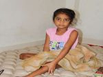 मासूम बच्ची हुई लाइलाज बीमारी का शिकार, शरीर का निचला हिस्सा हुआ लकवाग्रस्त