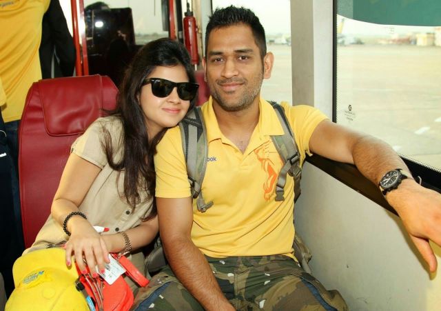 क्रिकेटर महेंद्र सिंह धोनी से शादी होने के पहले ऐसे जीती थी साक्षी अपनी लाइफ