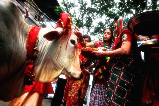 तीन महादान जिनसे पापो की मुक्ति के साथ ही होती है स्वर्ग प्राप्ति