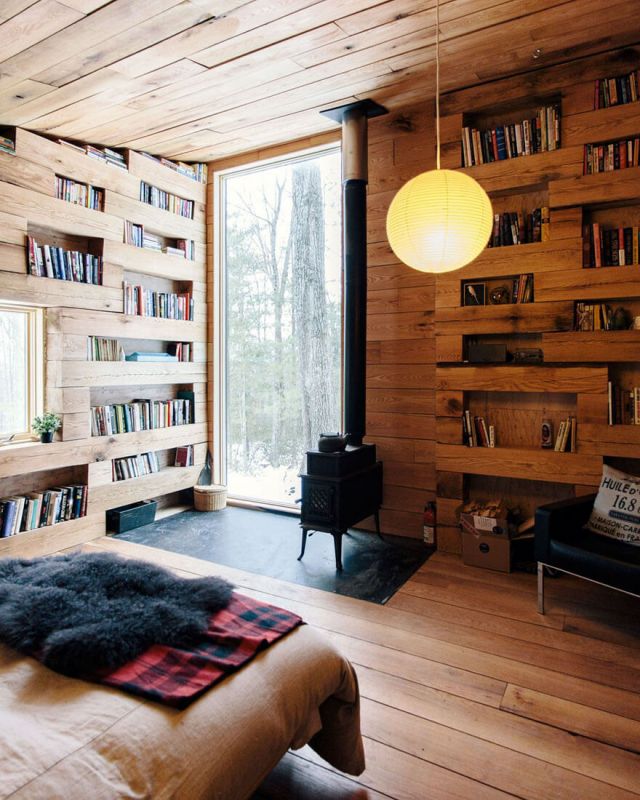 Book Lovers के लिए है ये Perfect Wooden Library