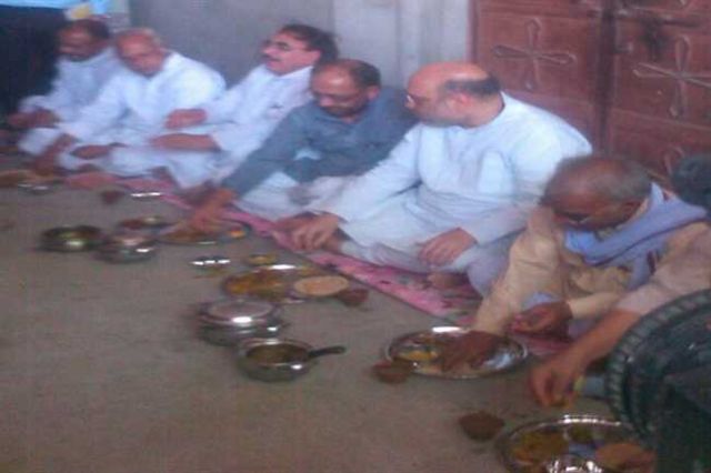 दलित के घर शाह ने किया कटहल की सब्जी, छाछ और सलाद के साथ भोजन