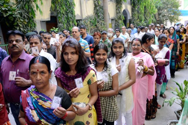 बिहार चुनाव : शांतिपूर्ण तरीके से जारी है मतदान, 10 बजे तक 17.67 प्रतिशत वोटिंग