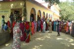 बिहार चुनाव : अपराह्न् 1 बजे तक 42 प्रतिशत मतदान
