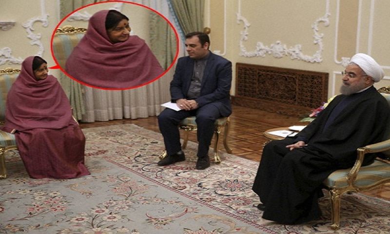 विदेश यात्रा के दौरान सुषमा स्वराज की ड्रेस का, सोशल मीडिया पर उड़ाया जा रहा मजाक