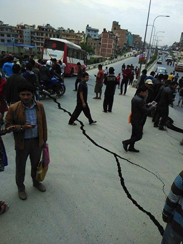 नेपाल में भूकंप से अब तक 150 लोगो की मौत