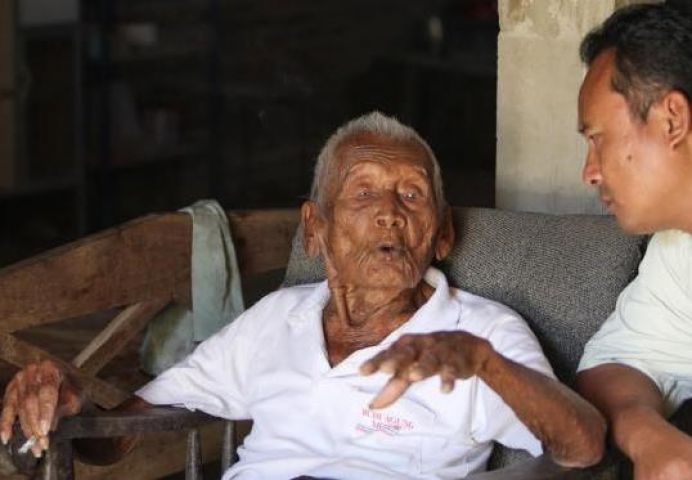 दुनिया के सबसे बुजुर्ग व्यक्ति ने खोला लंबी उम्र  का राज