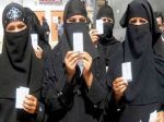 सऊदी अरब में महिलाओं ने पहली बार किया मतदान