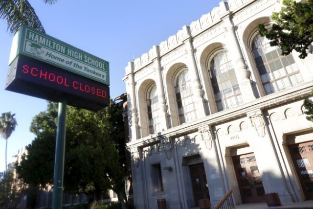 आतंकी हमले की धमकी के बाद लॉस ऐंजेलिस के 900 स्कूल बंद