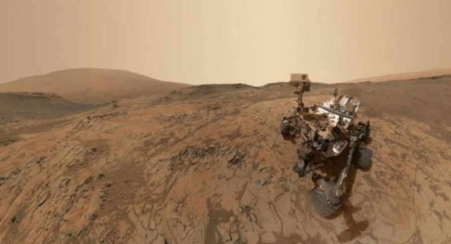 नासा ने मंगल पर खोजी बैंगनी चट्टान