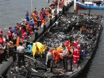 नौका में आग लगने से 17 यात्री लापता