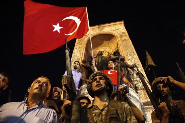 तुर्की में सेना ने की तख्तापलट की कोशिश, पुलिस ने थामी कमान