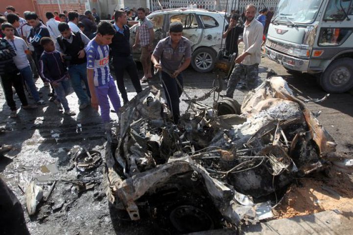बगदाद में दो कारों में शक्तिशाली विस्फोट से 17 की मौत