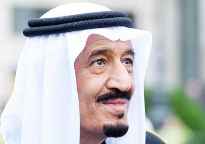 सऊदी किंग सलमान 1000 लोगों के साथ छुट्टियां मनाने पहुंचे फ्रांस