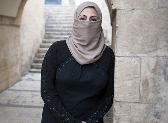 बगदादी ने आतंकी महिला को दी सिर कलम करने की मंजूरी