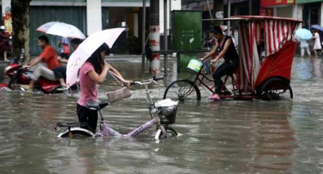चीन में भारी बारिश के कारण 31 लोगों की मौत