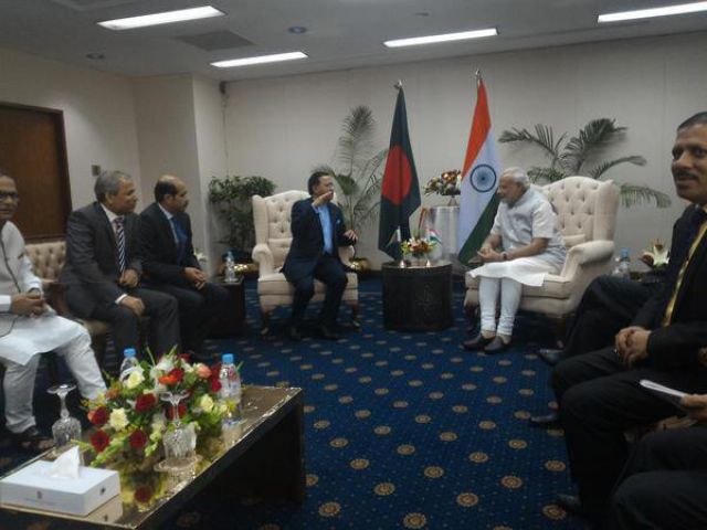 मोदी बांग्लादेश के उद्योग संघ प्रमुखों से मिले