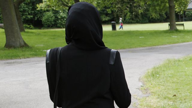 लंदन में मुस्लिम महिला पर हुआ नस्लवादी हमला
