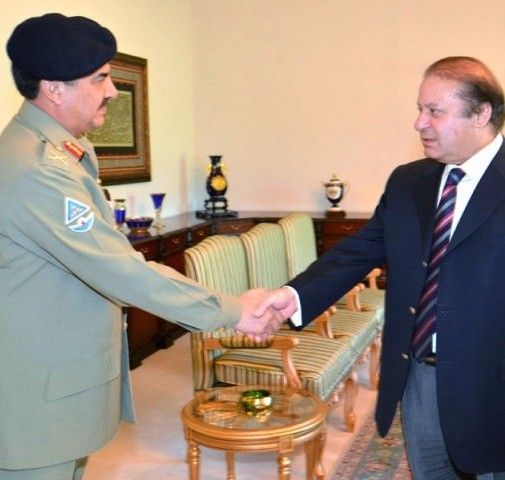 मोदी की विदेश नीति से बौखलाया पाकिस्तान, सेना ने बुलाई बैठक