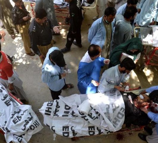 पाकिस्तान में अज्ञात हमलावरों ने की चार पुलिस कर्मियों की हत्या
