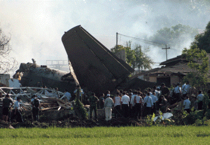 इंडोनेशिया में क्रैश हुआ मिलिट्री विमान, 43 की मौत