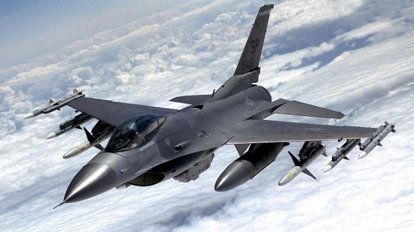 पाक-अमेरिका F-16 लड़ाकू विमान डील पर लग सकता है ग्रहण