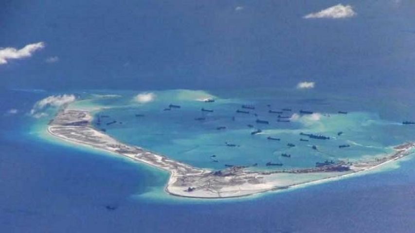 चीन के विवदित क्षेत्र दक्षिण चीन सागर के ऊपर अमेरिकी वायुसैनिक प्रतिदिन उड़ान भरेंगे