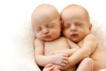 OMG ! जुड़वां बच्चों के पिता है अलग-अलग....
