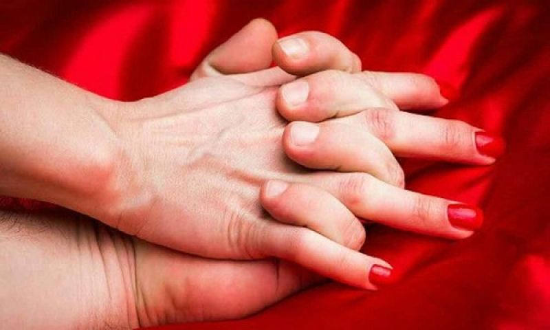 पाकिस्तान में शादी से पहले शारीरिक संबंधो पर लिखे लेख पर मचा बबाल