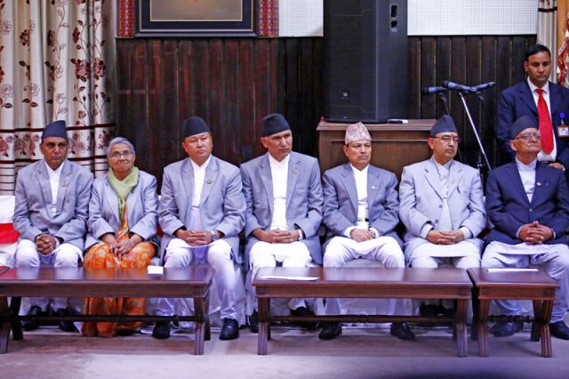 नेपाल की कैबिनेट में शामिल हुए तीन उप प्रधानमंत्री और सात नए मंत्री