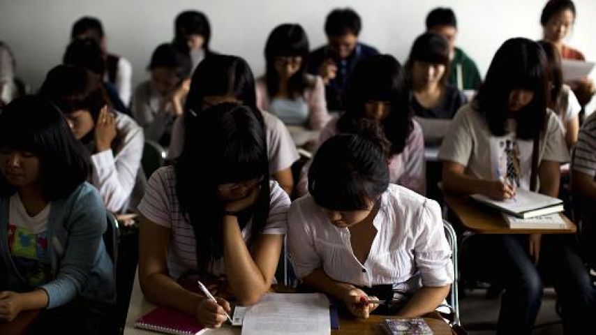 चीन की यूनिवर्सिटी में छात्रों को सभ्य बनाने के लिए लगाई आचार संहिता