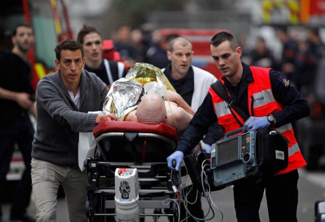 पेरिस आतंकी हमला: प्रत्यक्षदर्शी ने कहा वे 'अल्ला हू अकबर' चिल्लाए थे