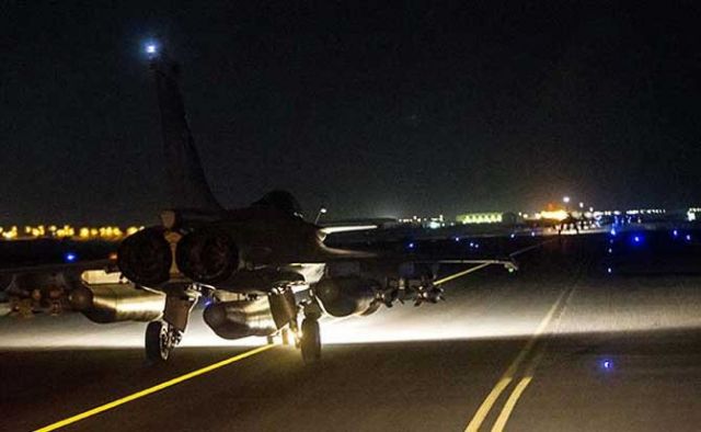 फ्रांस की जवाबी कार्रवाई, सीरिया में IS के ठिकानों पर की बमबारी