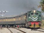 पाकिस्तान में ट्रेन पटरी से उतरी, 13 की मौत