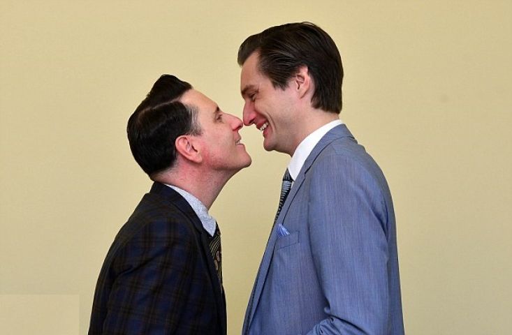 आयरलैंड में जनमत संग्रह के बाद हुई पहली समलैंगिक शादी