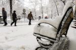 चीन में बर्फबारी से जमा जनजीवन