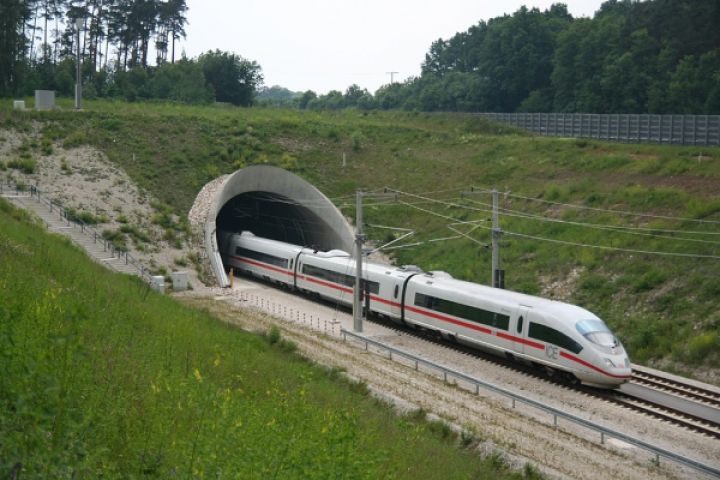 देश में हाई-स्पीड ट्रेनें चलाने में जर्मनी से होगा समझौता