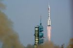 चीन ने मानवयुक्त अंतरिक्ष अभियान किया लांच