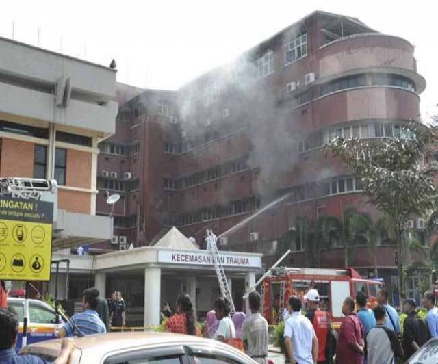 अस्पताल में आग लगने से  6 की मौत